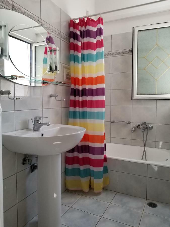 Galini Apartment Лутраки Екстериор снимка